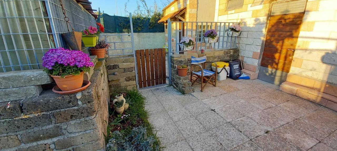 Flower House Civitavecchia Exterior photo